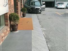 -上汽MG体验中心(徐汇东安路店)