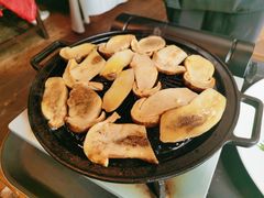 鹅油松碳煎烤牛肝菌-泓0871臻选云南菜·味庄