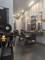 -老肖男士理发店