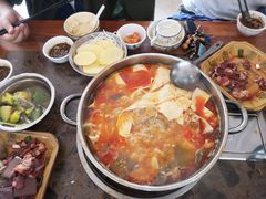 -黄利砖万峰林布依特色酸笋牛肉馆