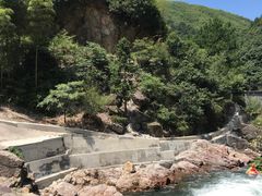 -安吉龙王山峡谷漂流