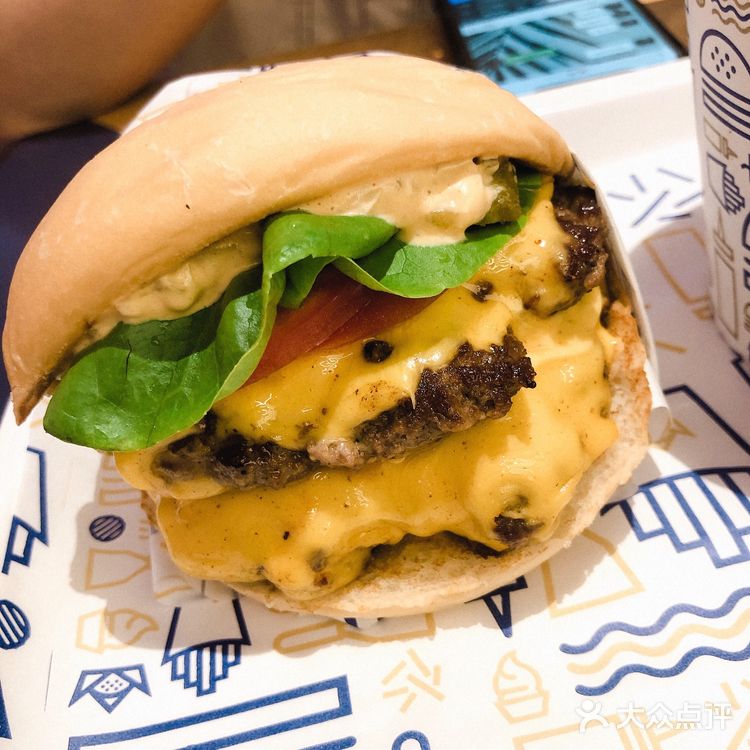 男神吴尊的汉堡店！Royal Stacks