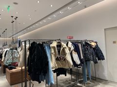 -URBAN REVIVO(西安Momopark店)