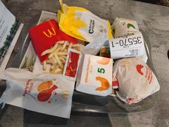 -麦当劳(展览路店)