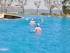 -上海滴水湖皇冠假日酒店