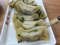 牛肉鍋貼-小姜锅贴(凤凰街店)