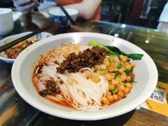 成都担担面-张氏宽窄巷成都名小吃(茂业百货华强北店)