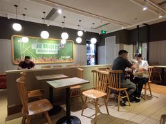 用餐区-肯德基(福民路店)