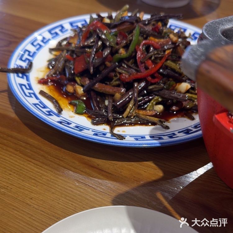 在这吃到了最正宗的徽菜。李鸿章大杂烩食材多样，汤汁浓郁