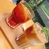点了两杯咖啡 冰拿铁和西柚冷萃，味道都不错