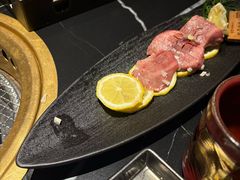 -山川小町·极番烧肉(新地假日广场店)