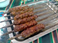-烤肉小伙烤肉店