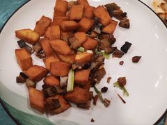 -园中园美食城