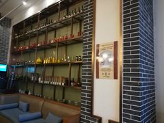 等位区-仁虎老火锅(黄泥磅店)