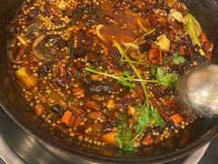 -鸿顺老铁锅美蛙鱼府(解放碑店)