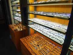 -优医视平价眼镜蔡司依视路折扣工厂店(十里堡店)