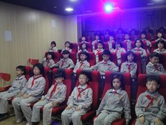 -上海市民办金苹果学校