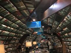 -钟书阁(珍园店)