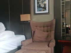 -武汉光谷广场杨家湾地铁站怡程酒店