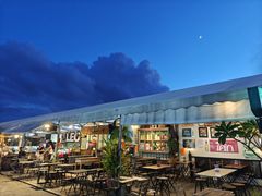 -席娜卡琳火车铁道夜市