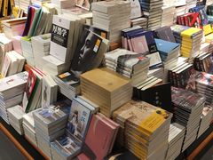 -西西弗书店&矢量咖啡(凯德晶萃广场店)