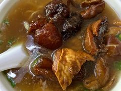 牛腩拼猪肠粉-海幢瑞芳饮食店