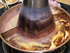 -果松木炭酸菜铜火锅·外婆参鸡汤