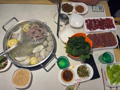 -浪里寻·臻牛养生牛肉火锅(方圆荟店)