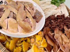 菌子炖土鸡-滇铺子·云南特色菜·第九届野生菌美食节(东风东路c86店)