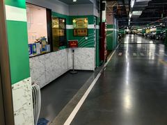 -白玉兰广场停车场