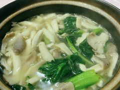 豆腐菌菇煲-阿隆煲店(秀仁苑店)