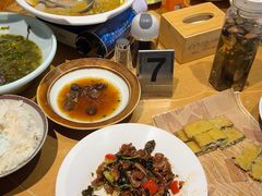 -头上红煨盐鸡·非遗院子餐厅