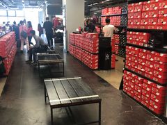 -NIKE上海青浦优选体验店