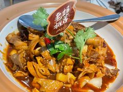 山茶油砂锅土鸡-吴氏老妈·23年家常菜(古城店)