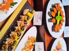 -雍容荟帝王蟹活龙虾展台自助(IFS黑金店)