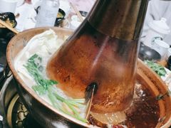 -果松木炭酸菜铜火锅·外婆参鸡汤