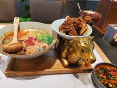 -百春原湖南牛肉粉(百联世纪店)