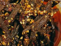 麻辣牛肉干-鑫记婆婆兔·成都特产·兔头手撕兔(太古里店)