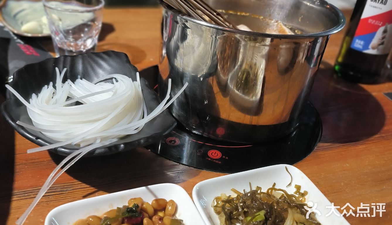 多炫几片也开心。还有没想到的是他家免费小菜还很好吃