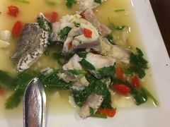-J Daeng Seafood