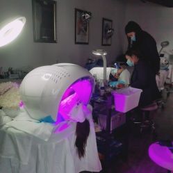 -潮店·虞妃妮轻奢美甲美睫馆