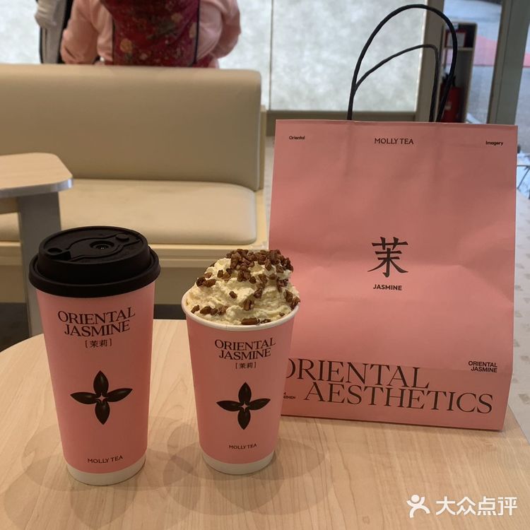 新年的第一杯热饮我选“茉莉奶白”