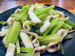 鱿鱼炒芹菜-台州老六海鲜面馆(上南总店)