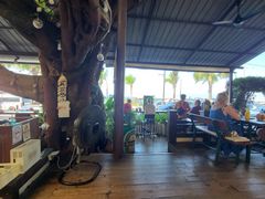 -Green Tree Rest. & Pub