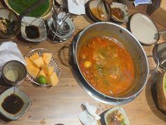 -野山舂·贵州现舂酸汤火锅(鸿通城店)