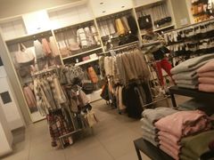 -H&M(鹏欣水游城店)