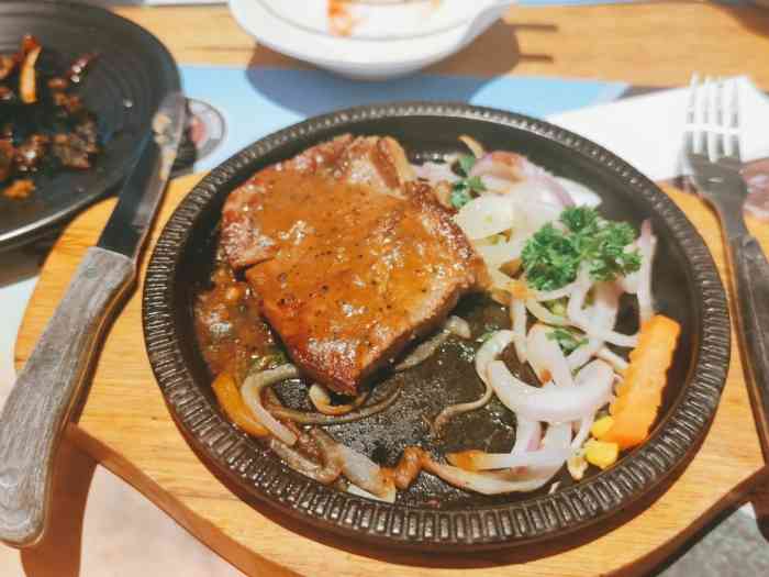 牛排王自助餐厅(泰盛广场店)-"[拥抱]位置:泰盛广场5f,挨着海底捞,.