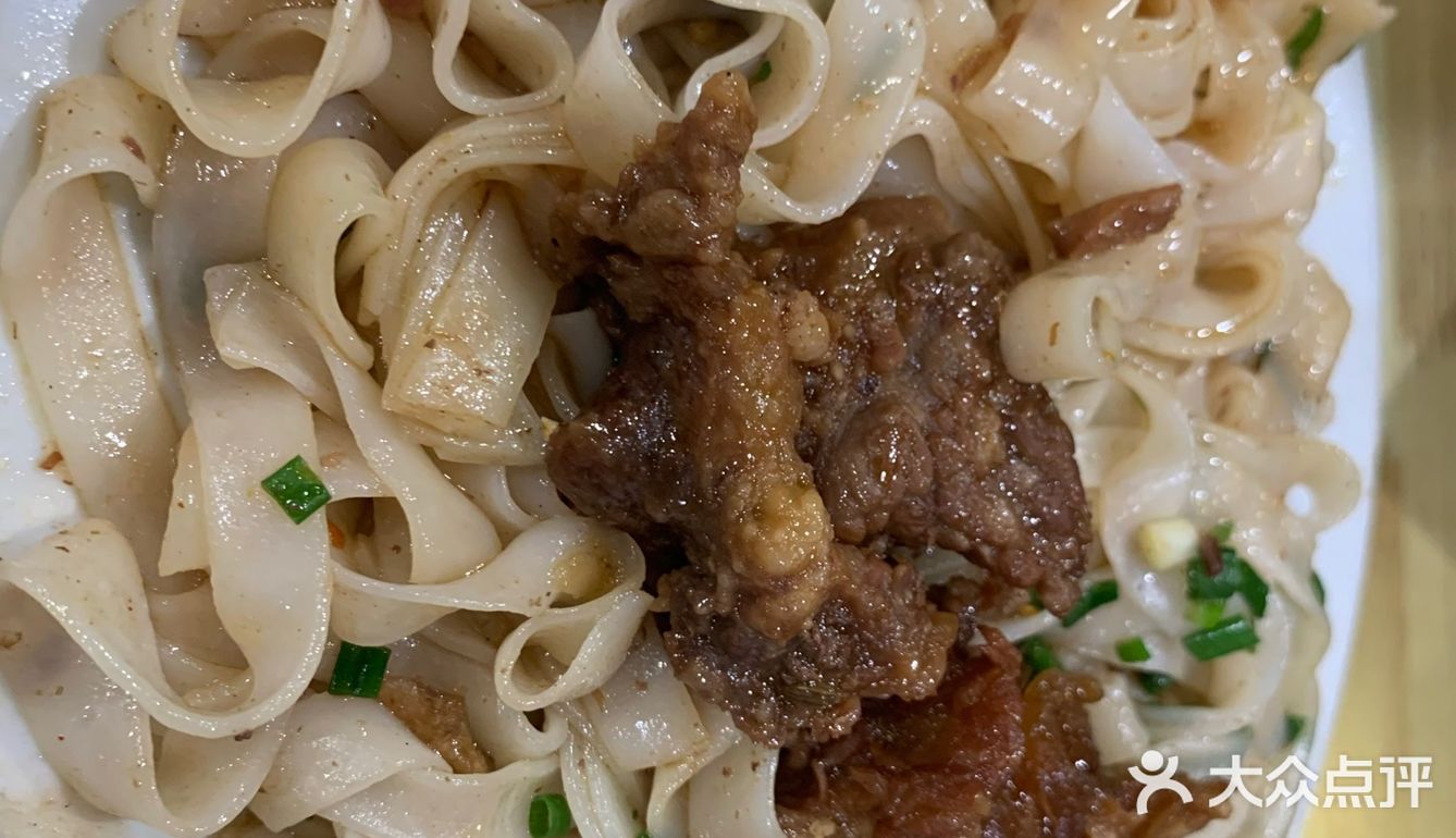 心里再次充满期待。上来了，不过是粥，料很足