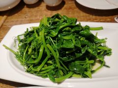清炒豌豆尖-渝信川菜 · 川味家常菜(长安店)
