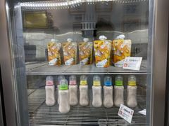 面包甜点陈列柜-白色日记·手作酸奶(麦凯乐店)